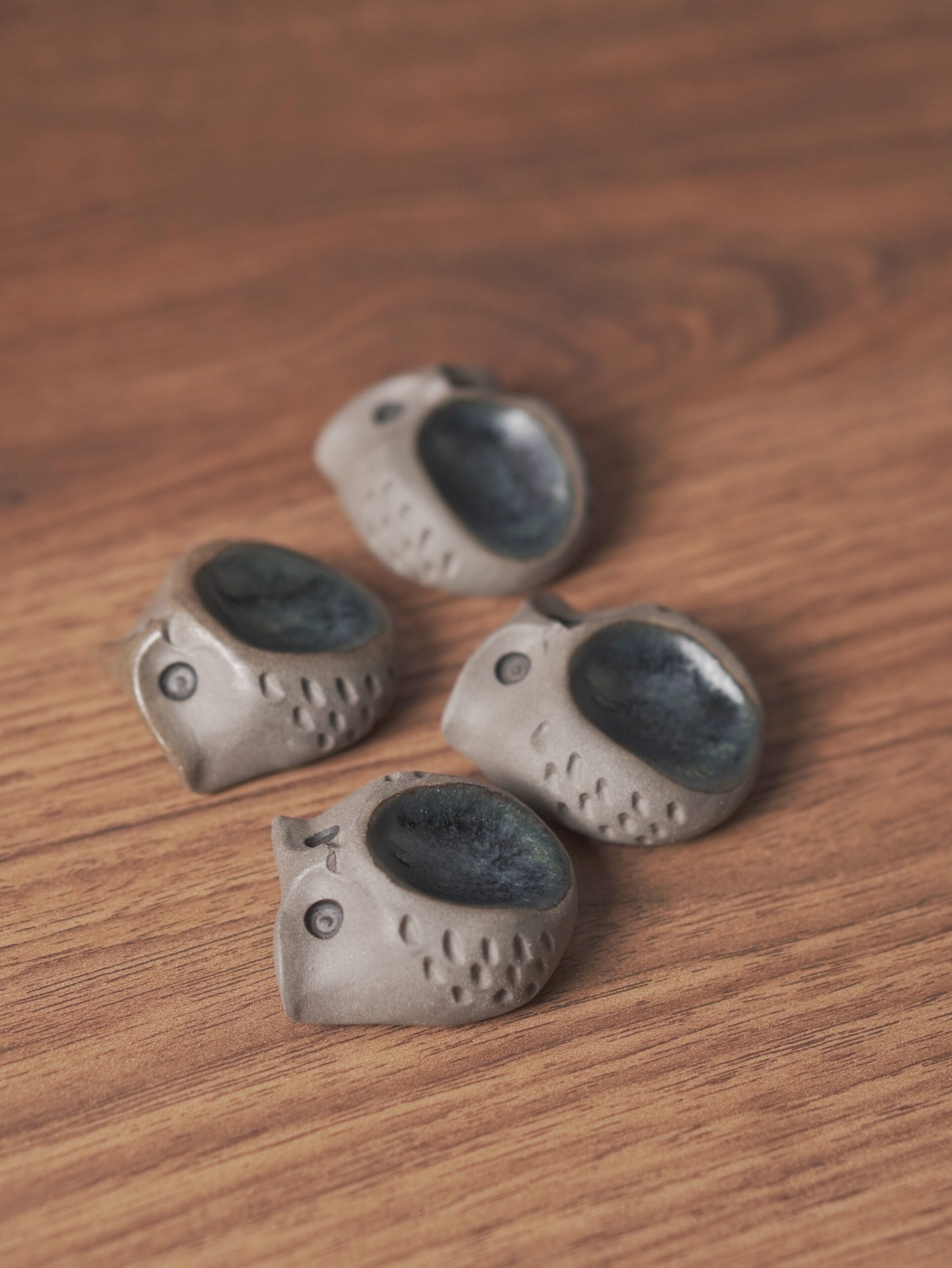 Po'chouette, worry stone en grès fait main en forme de chouette
